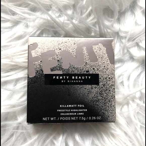 Fenty beauty highlighter - Picture 1 of 3